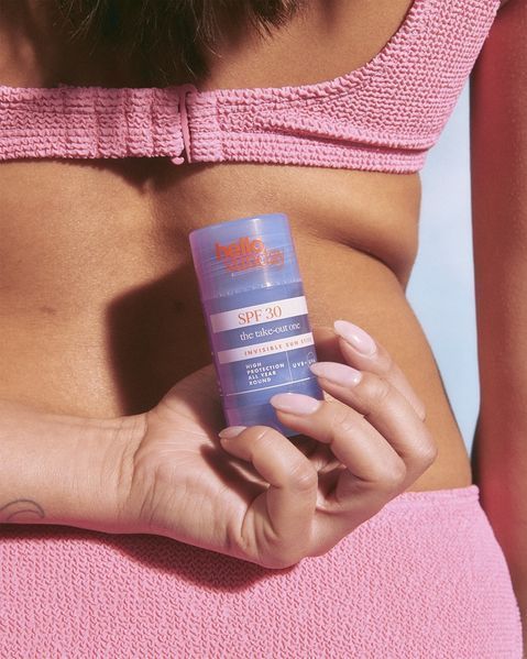 Сонцезахисний стик для шкіри обличчя та тіла Hello Sunday The Take-Out One Invisible Sun Stick SPF 30  2672940645 фото