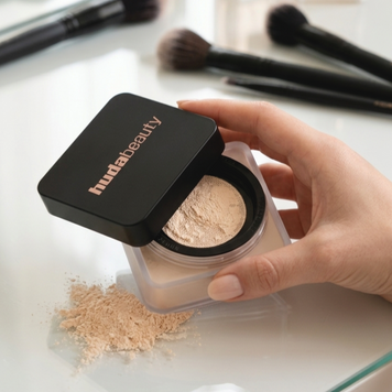 Пудра для лица Huda Beauty Easy Bake Loose Powder Pound Cake 2505750185 фото